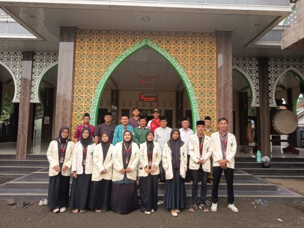 Pelatihan Manajemen Dakwah dan Pengelolaan Website MAMUSDA ( Masjid Mushola Berdaya ) di Desa Pahonjean